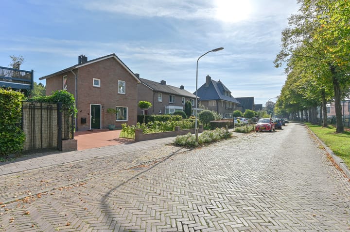 Photo 4 of Burgemeester Tijmesstraat 27
