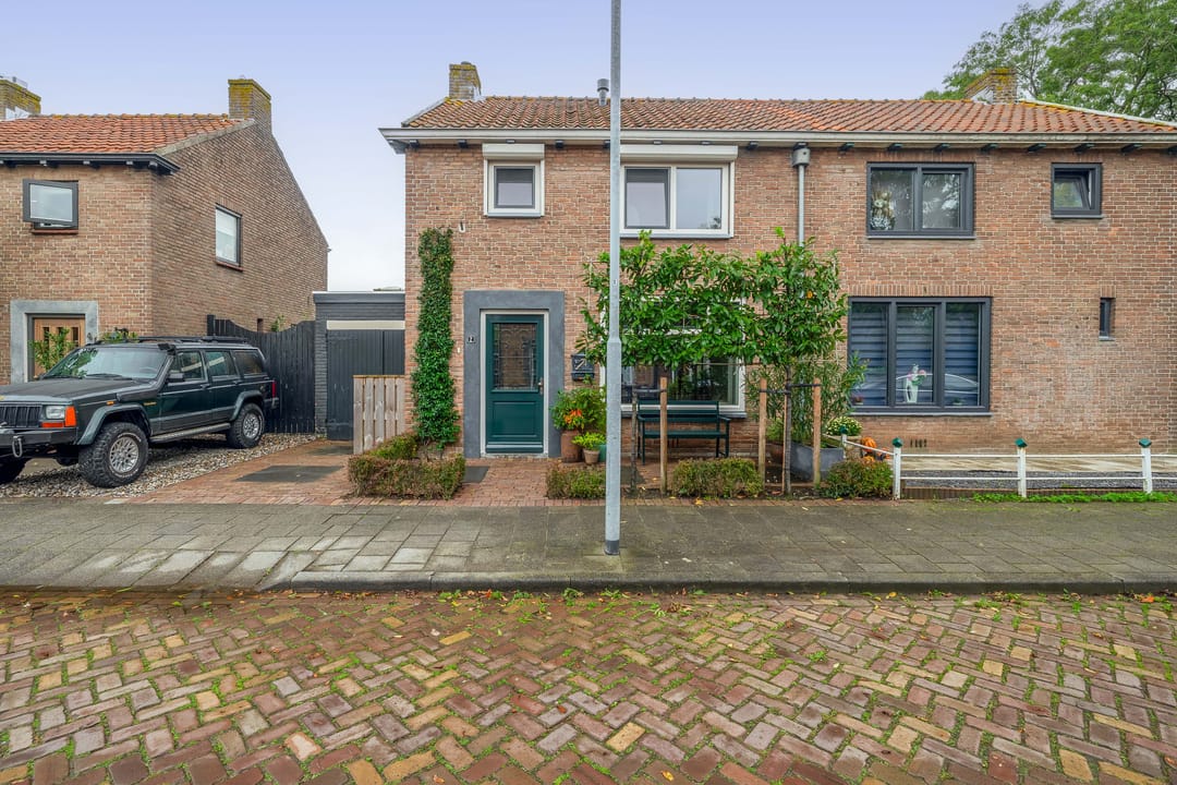 Photo 1 of van der Markstraat 2