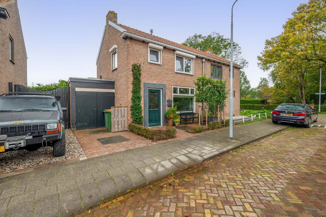 Photo 32 of van der Markstraat 2