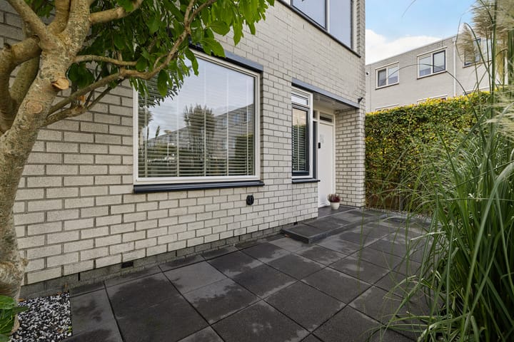 Hoekwoning te koop: Van der Vlugtstraat 1, Groningen