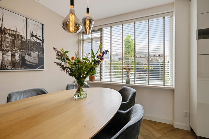 Hoekwoning te koop: Van der Vlugtstraat 1, Groningen