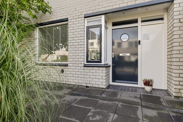 Hoekwoning te koop: Van der Vlugtstraat 1, Groningen