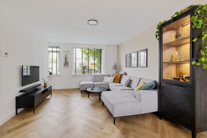 Hoekwoning te koop: Van der Vlugtstraat 1, Groningen