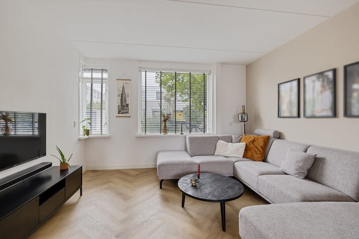 Hoekwoning te koop: Van der Vlugtstraat 1, Groningen