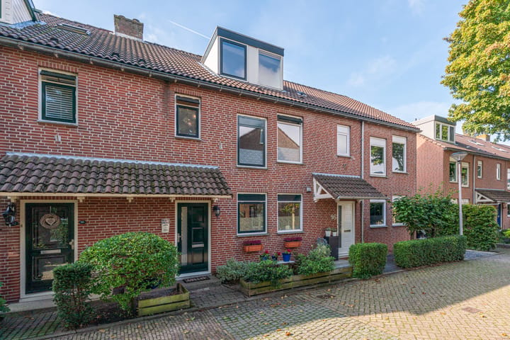 Tussenwoning te koop: Vondelwende 18, Hillegom