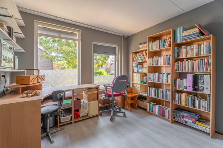 Tussenwoning te koop: Vondelwende 18, Hillegom