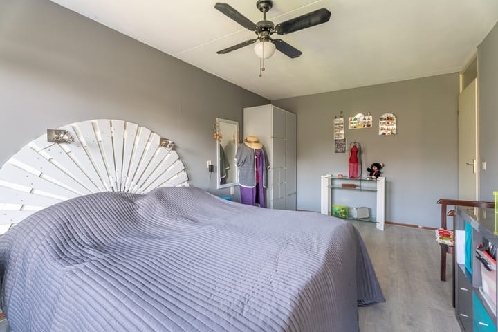 Tussenwoning te koop: Vondelwende 18, Hillegom