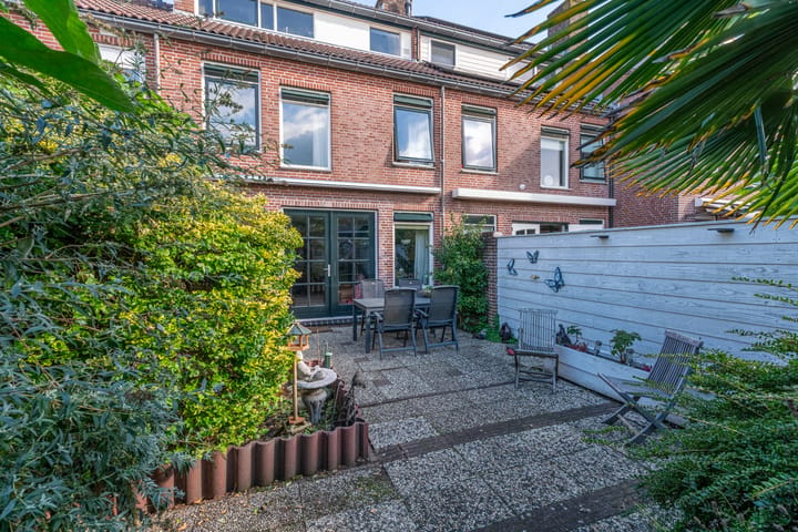 Tussenwoning te koop: Vondelwende 18, Hillegom