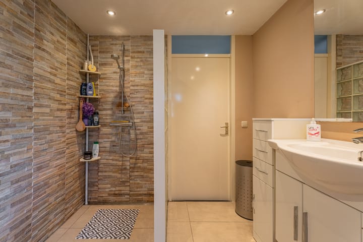 Tussenwoning te koop: Vondelwende 18, Hillegom