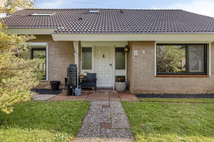 Vrijstaande woning te koop: Meekrapstraat 1, Brouwershaven