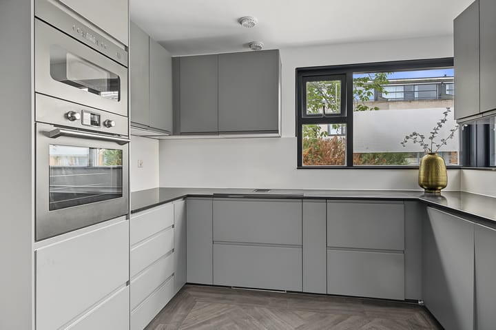 Tussenwoning te koop: Peggy Ashcroftstraat 48, Almere