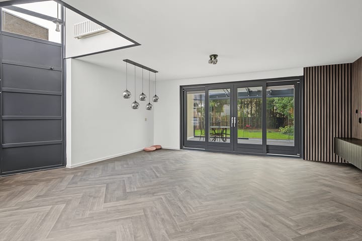 Tussenwoning te koop: Peggy Ashcroftstraat 48, Almere