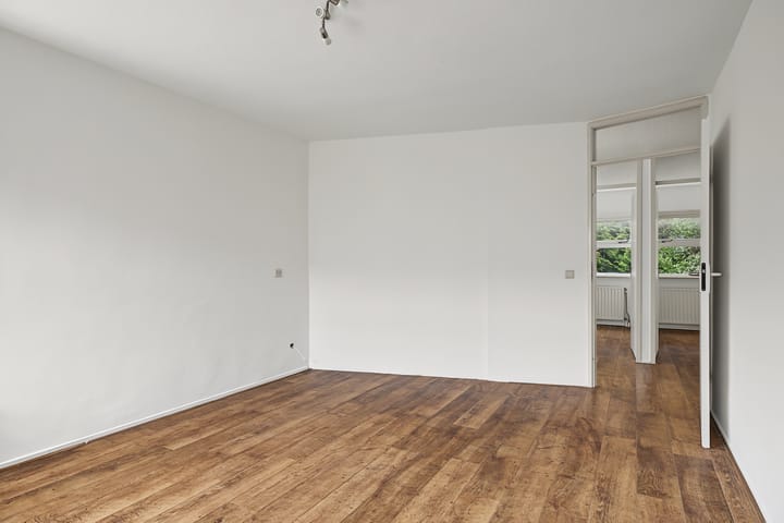 Tussenwoning te koop: Peggy Ashcroftstraat 48, Almere