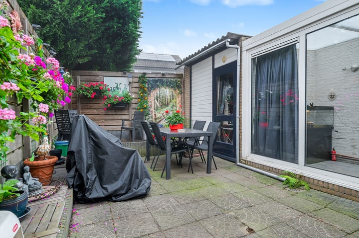 Hoekwoning te koop: Oudlandsestraat 129, Steenbergen (Nb)