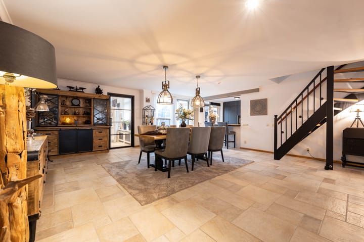 Tussenwoning te koop: Monnikweide 4, Hellevoetsluis