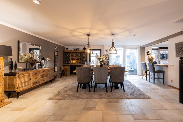 Tussenwoning te koop: Monnikweide 4, Hellevoetsluis