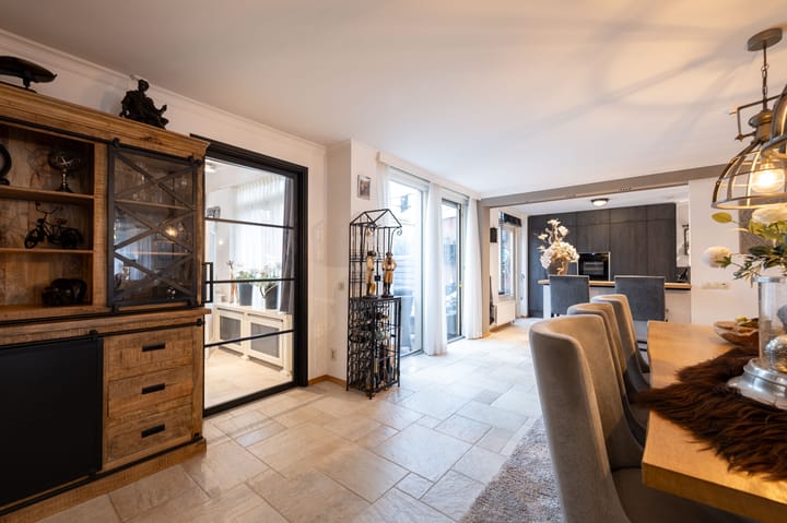 Tussenwoning te koop: Monnikweide 4, Hellevoetsluis