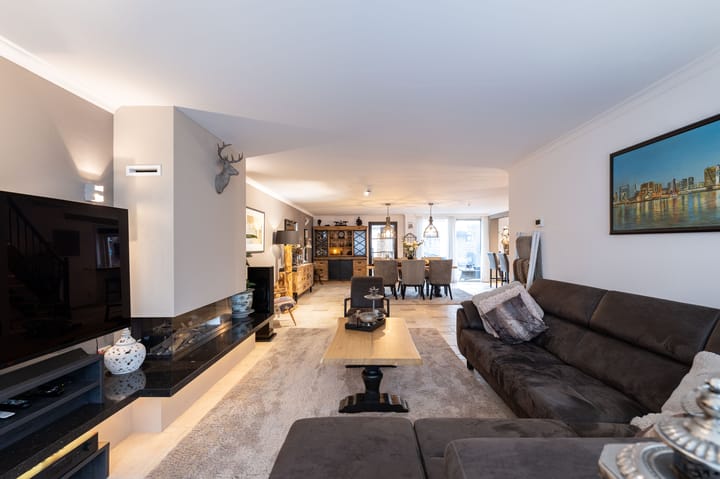 Tussenwoning te koop: Monnikweide 4, Hellevoetsluis