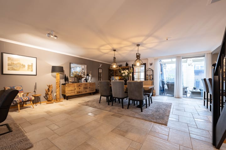 Tussenwoning te koop: Monnikweide 4, Hellevoetsluis