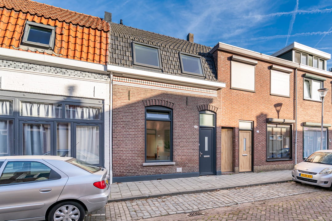 Photo 41 of Hoogvensestraat 139