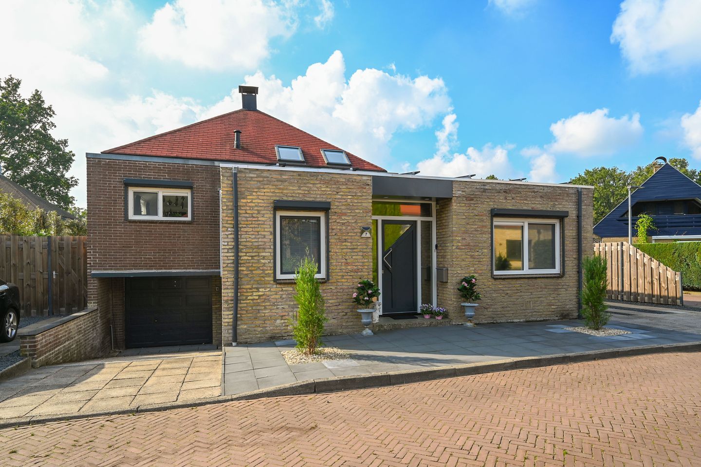 Foto 1 van Meinwerkstraat 7