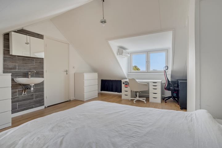 Twee-onder-één-kap te koop: John F. Kennedysingel 24, Melick