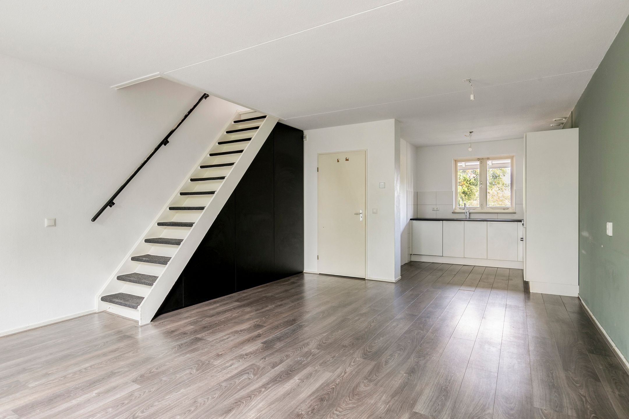 Photo 12 of Deken van Roestellaan 28