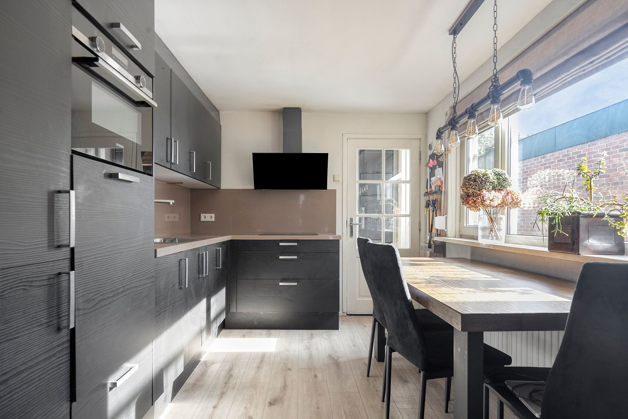 Photo 3 of Dr. Colijnstraat 43