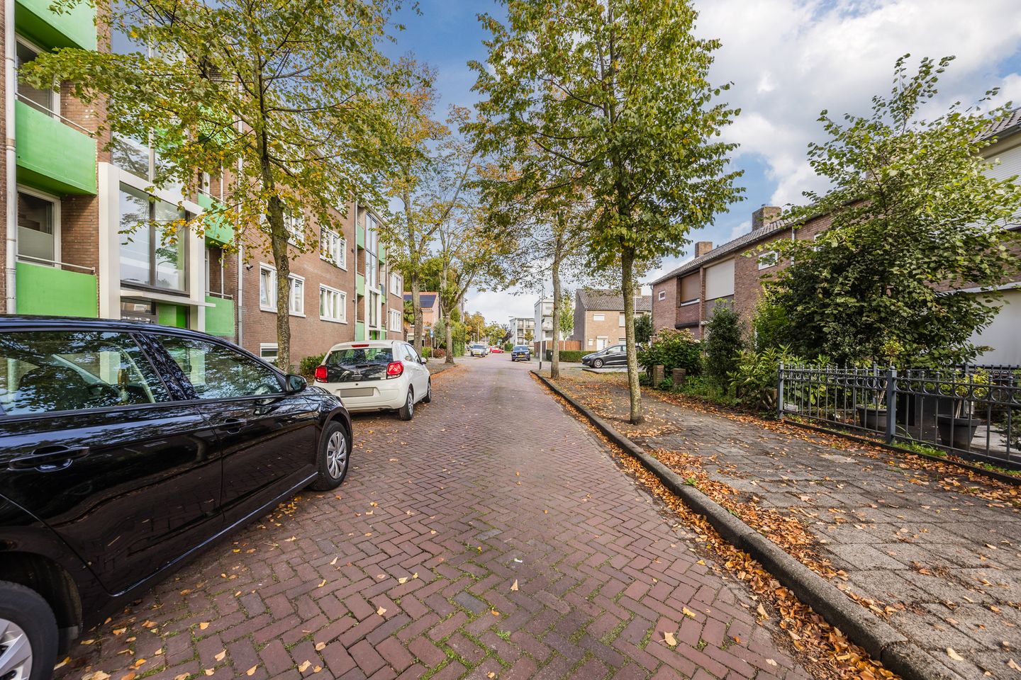 Photo 40 of Memlincstraat 8