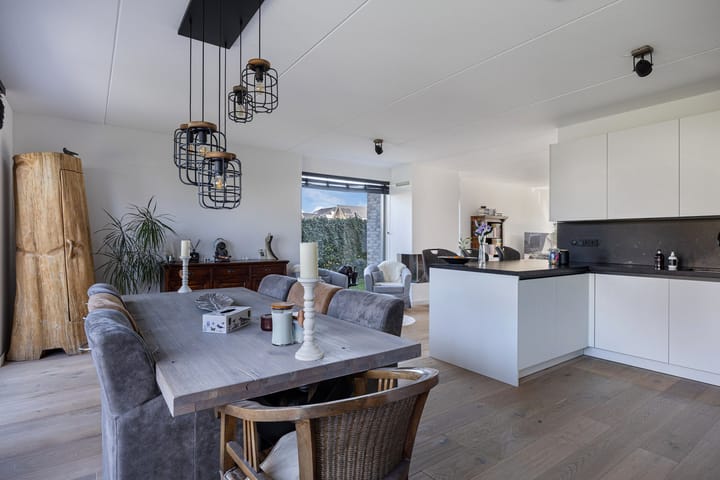 Vrijstaande woning te koop: Parnassialaan 158, Lelystad