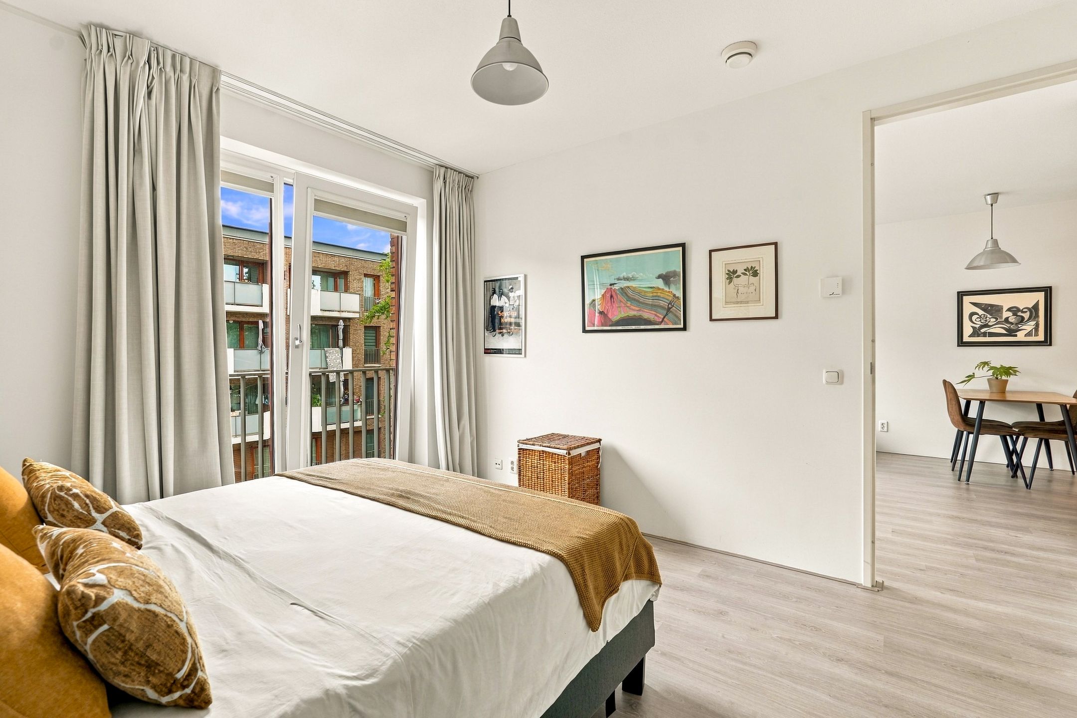 Photo 15 of Suze Robertsonstraat 75