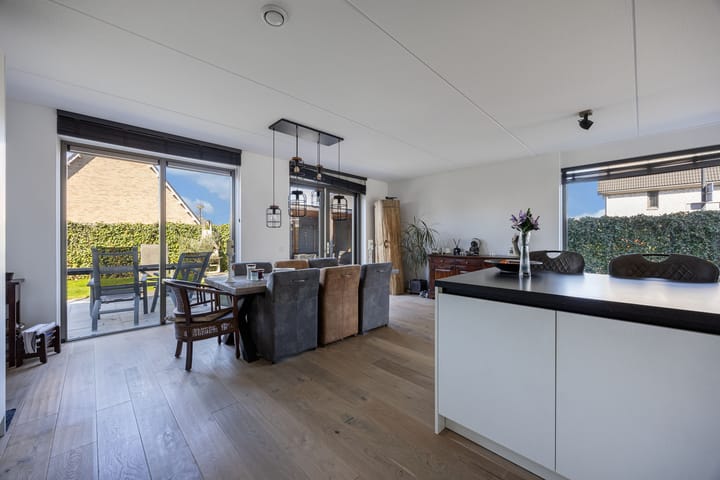 Vrijstaande woning te koop: Parnassialaan 158, Lelystad