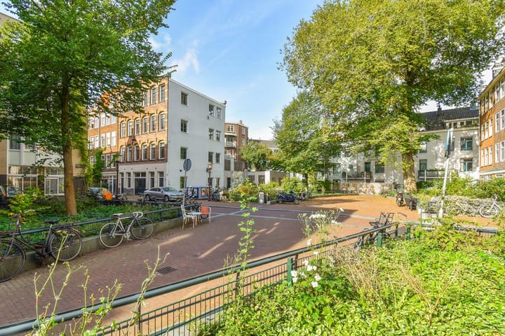 Foto 2 van Madelievenstraat 1