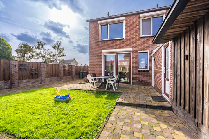 Hoekwoning te koop: Meierijlaan 2, Stadskanaal