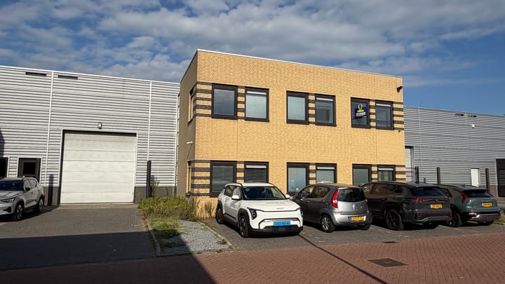 Hallenweg 36, Best