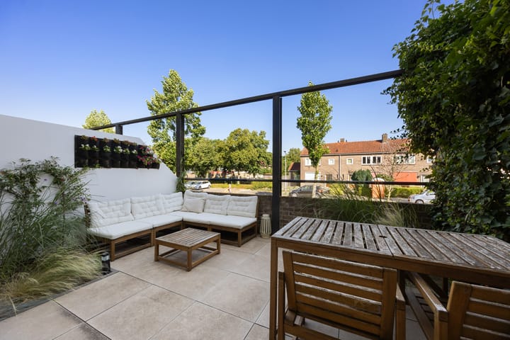 Photo 4 of van der Duyn van Maasdamstraat 89