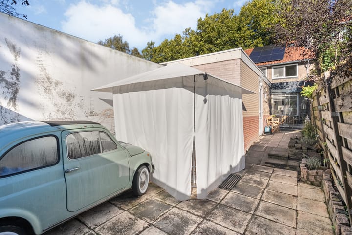 Tussenwoning te koop: Sluiskade Zuidzijde 79, Almelo