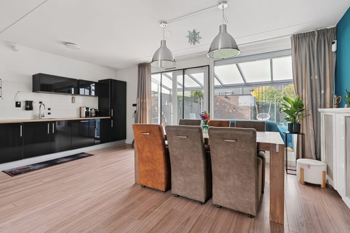 Tussenwoning te koop: Zandhaai 32, Eindhoven