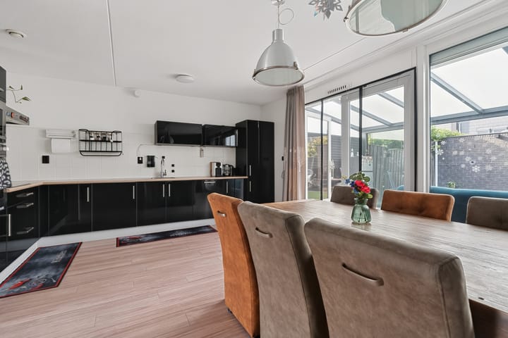 Tussenwoning te koop: Zandhaai 32, Eindhoven