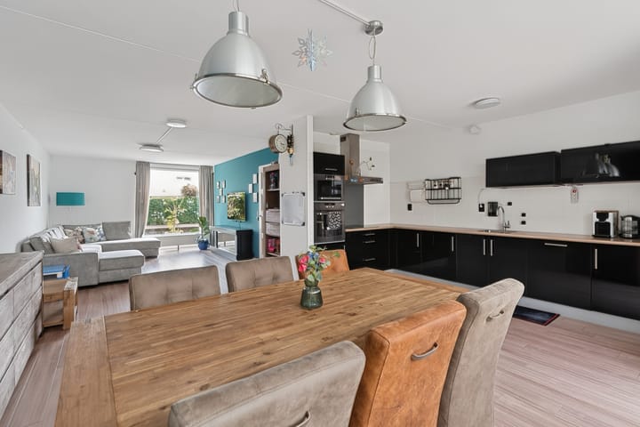 Tussenwoning te koop: Zandhaai 32, Eindhoven