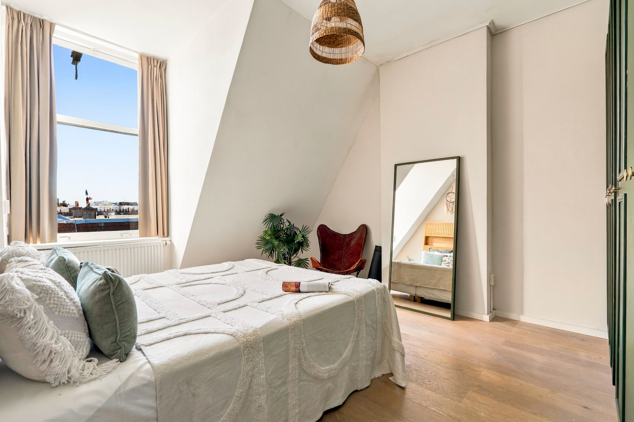 Photo 9 of Wouwermanstraat 6-4