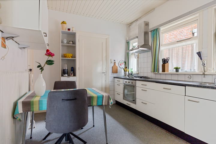 Twee-onder-één-kap te koop: Leeuwstraat 20, Uithuizen