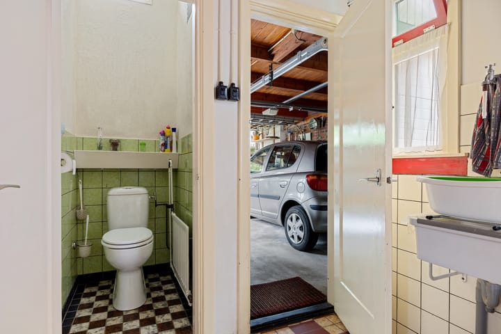 Twee-onder-één-kap te koop: Leeuwstraat 20, Uithuizen