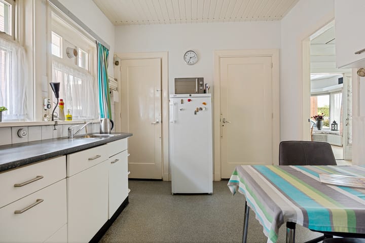 Twee-onder-één-kap te koop: Leeuwstraat 20, Uithuizen