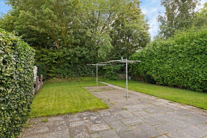 Twee-onder-één-kap te koop: Leeuwstraat 20, Uithuizen