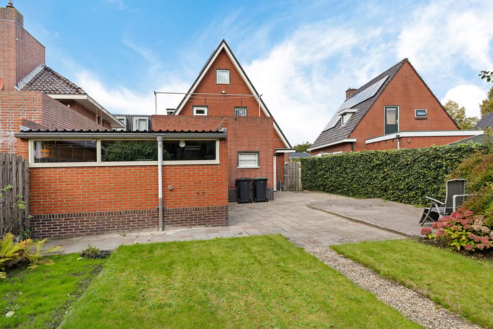 Twee-onder-één-kap te koop: Leeuwstraat 20, Uithuizen