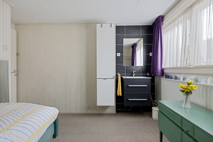 Twee-onder-één-kap te koop: Leeuwstraat 20, Uithuizen