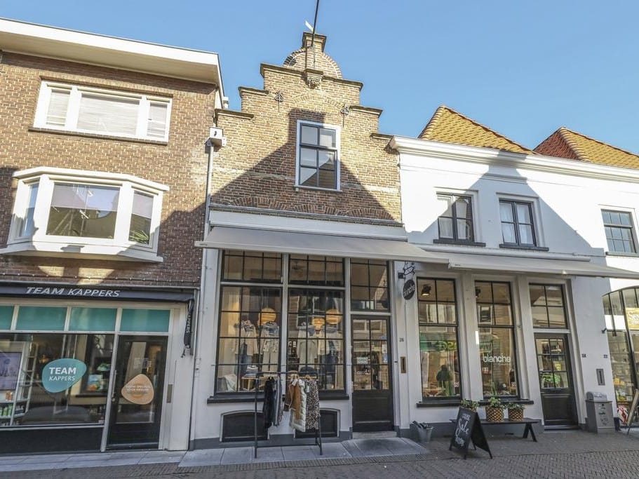View photo 1 of Smedenstraat 26