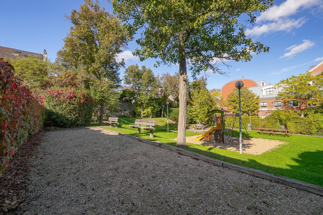 Photo 17 of Charles Vos-cour 26-A