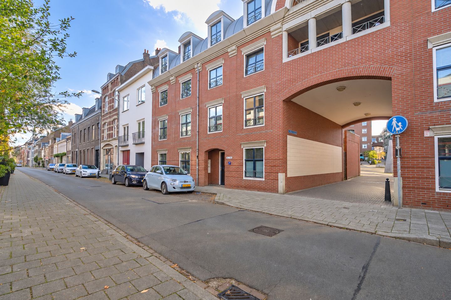 Photo 19 of Charles Vos-cour 26-A